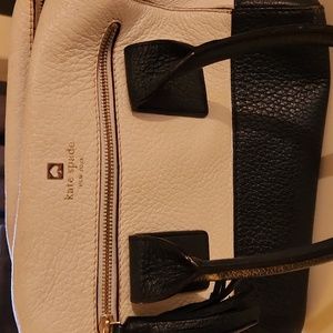 Brand new Kate spade navy and white handbag perfect for Spring